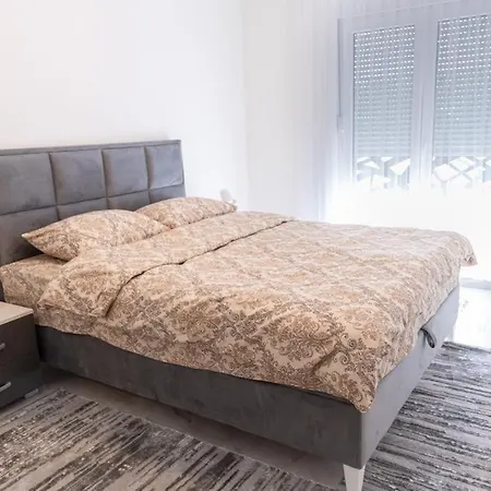 Sirius Apartamento Novi Pazar