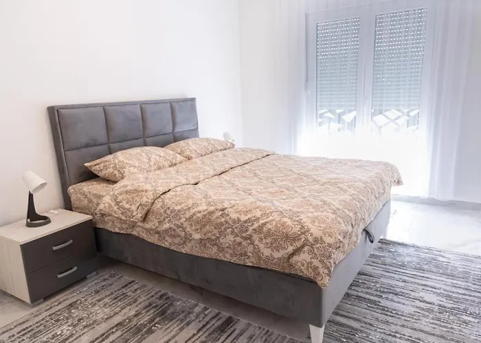 Sirius شقة نوفي بازار